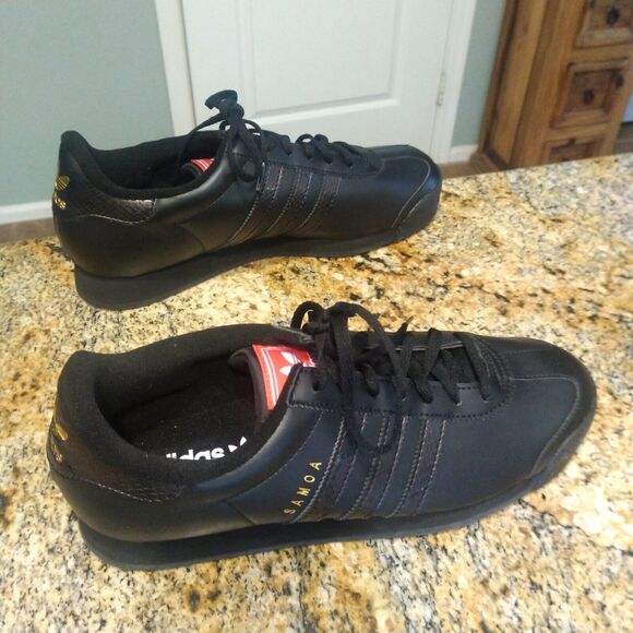 Adidas Samoa Size 10 Black Walking Running FV4991 - Picture 1 of 12